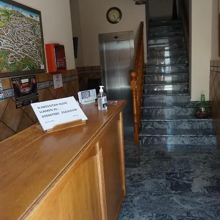 Ana アルアマ・デ・グラナダ